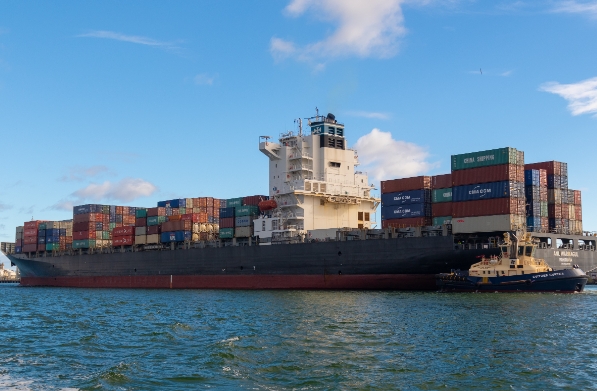 寧波貨代公司不僅在服務(wù)地方經(jīng)濟、推動國際貿(mào)易方面發(fā)揮著重要作用