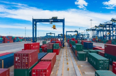 寧波貨運(yùn)公司將繼續(xù)以更加開(kāi)放、包容的姿態(tài)，迎接每一個(gè)挑戰(zhàn)與機(jī)遇