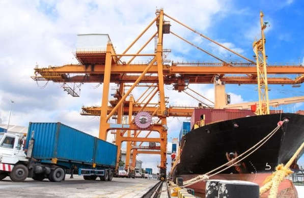 寧波海運(yùn)公司為寧波的經(jīng)濟(jì)發(fā)展和對外貿(mào)易做出了重要貢獻(xiàn)