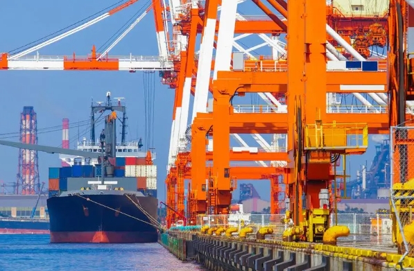 青島海運(yùn)物流公司將繼續(xù)保持創(chuàng)新精神，不斷推動(dòng)航運(yùn)業(yè)發(fā)展