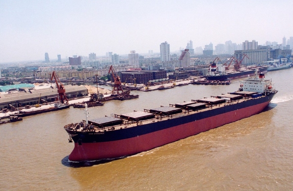 青島散貨船運(yùn)輸公司憑借其獨(dú)到的觀點(diǎn)，在航運(yùn)領(lǐng)域取得了顯著成就