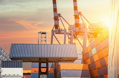 深圳貨運(yùn)公司正以科技為翼，綠色為舵，在物流行業(yè)的藍(lán)海中破浪前行