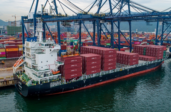 天津國際物流促進(jìn)天津市場的繁榮，為區(qū)域經(jīng)濟增長注入了新的活力