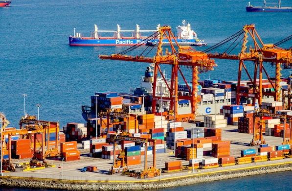 天津港正加速向智慧港口轉(zhuǎn)型，這為出口海運(yùn)貨代行業(yè)帶來(lái)了機(jī)遇