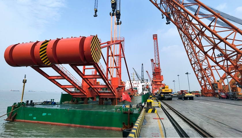 青島散貨船運(yùn)輸公司