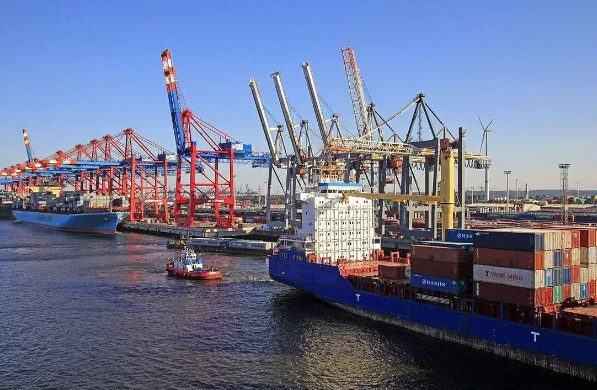 日本國際物流行業(yè)以其高效、快捷和安全的服務贏得了廣泛贊譽